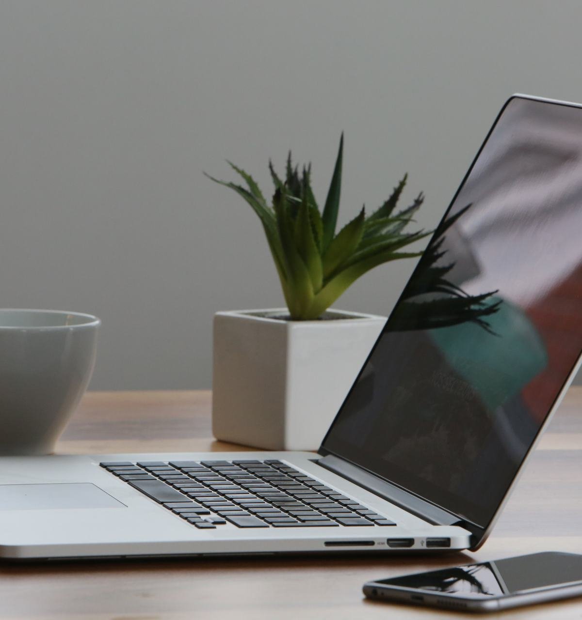 Top 10 Reasons to Buy Refurbished Laptops in 2025